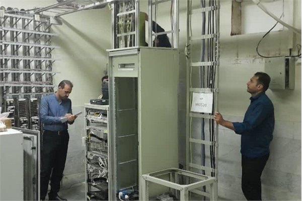 بازدید میدانی از زیرساخت‌های ارتباطی طرح USO در روستاهای شهرستان شازند