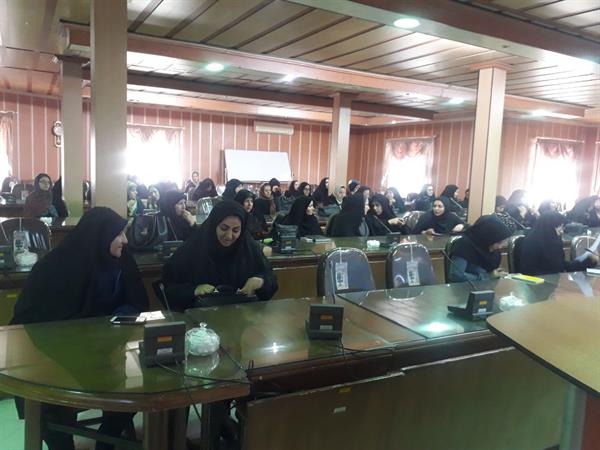 برگزاری کارگاه آموزشی توانمندسازی بانوان در شهرستان خمین