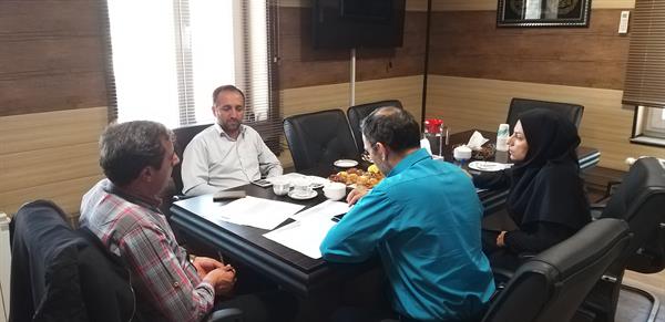 بررسی مشکلات دفاتر پیشخوان خدمات دولت با حضور نمایندگان سازمان تنظیم مقررات و ارتباطات رادیویی منطقه مرکزی