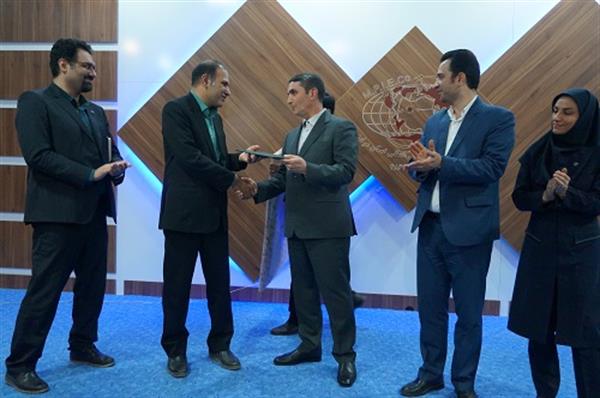 تقدیر از مدیر کل سابق اداره کل ارتباطات و فناوری اطلاعات استان مرکزی