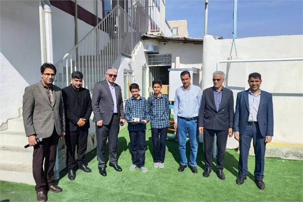 تقدیر از دانش‌آموز برگزیده مدرسه سروش زرندیه در طرح ملی «ایران دیجیتال»