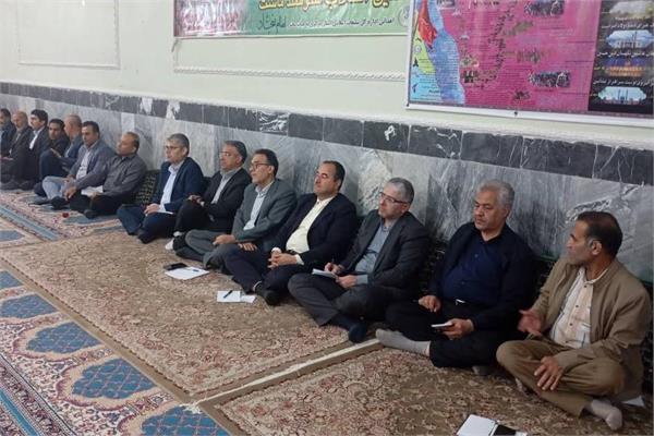 جلسه بررسی وضعیت ارتباطی دهستان امیریه شهرستان اراک در مسجد جامع روستای مرزیجران برگزار شد