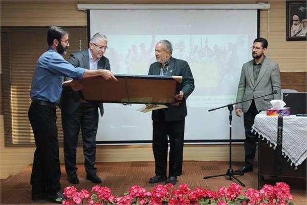 به مناسبت هفته دفاع مقدس از جانباز سرفراز علی جلالی فراهانی تجلیل شد