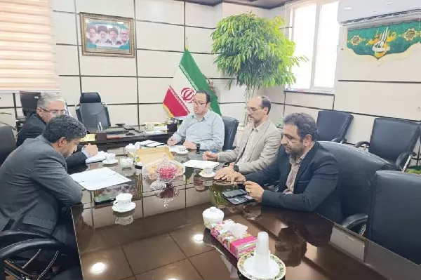 مدیرکل ارتباطات و فناوری اطلاعات استان مرکزی در شهرستان دلیجان؛ مسائل ارتباطی روستاهای شهرستان پیگیری شد